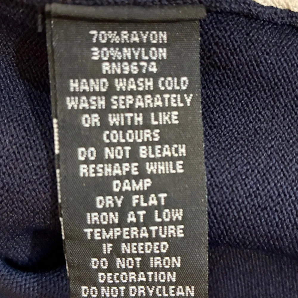 Vecceli Italy Navy White Asymmetrical Boat Neck Top, Large - Picture 9 of 9